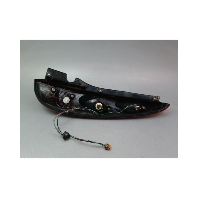 FEU ARRIERE GAUCHE  NISSAN ALMERA TINO MONOSP. Phase 1 2000-2003
