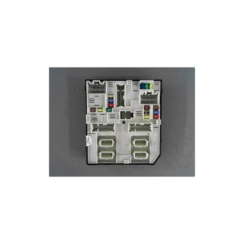 BOITE A FUSIBLES RENAULT LAGUNA III COUPE 08-13