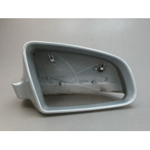 CARENAGE RETROVISEUR EXTERIEUR DROIT AUDI A4