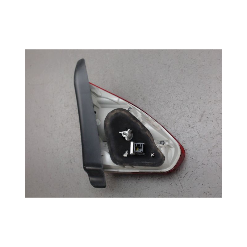 FEU ARRIERE INTERIEUR GAUCHE PEUGEOT 2008