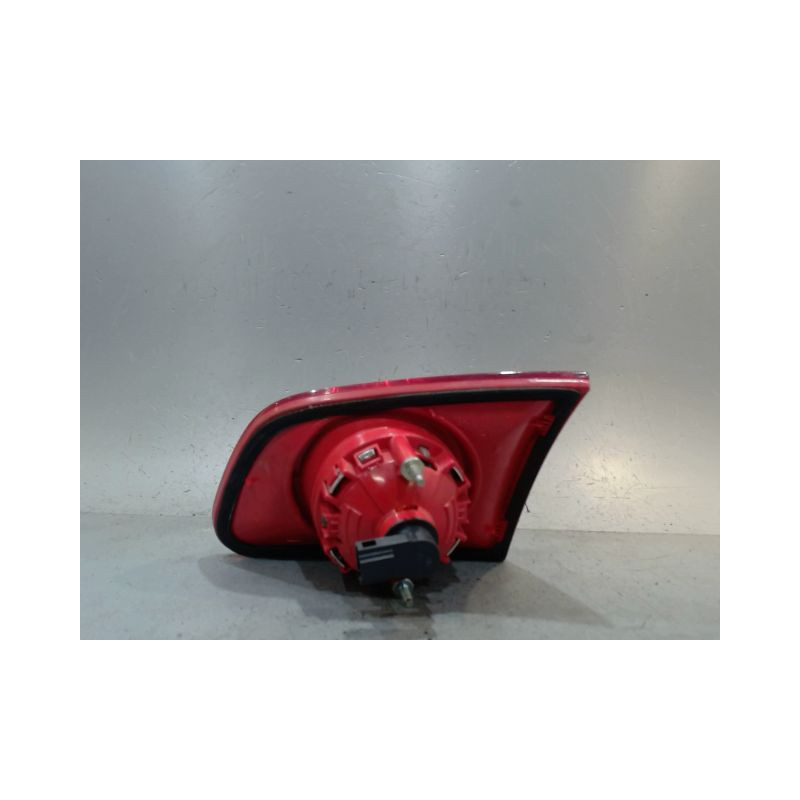 FEU ARRIERE INTERIEUR GAUCHE VOLKSWAGEN PASSAT