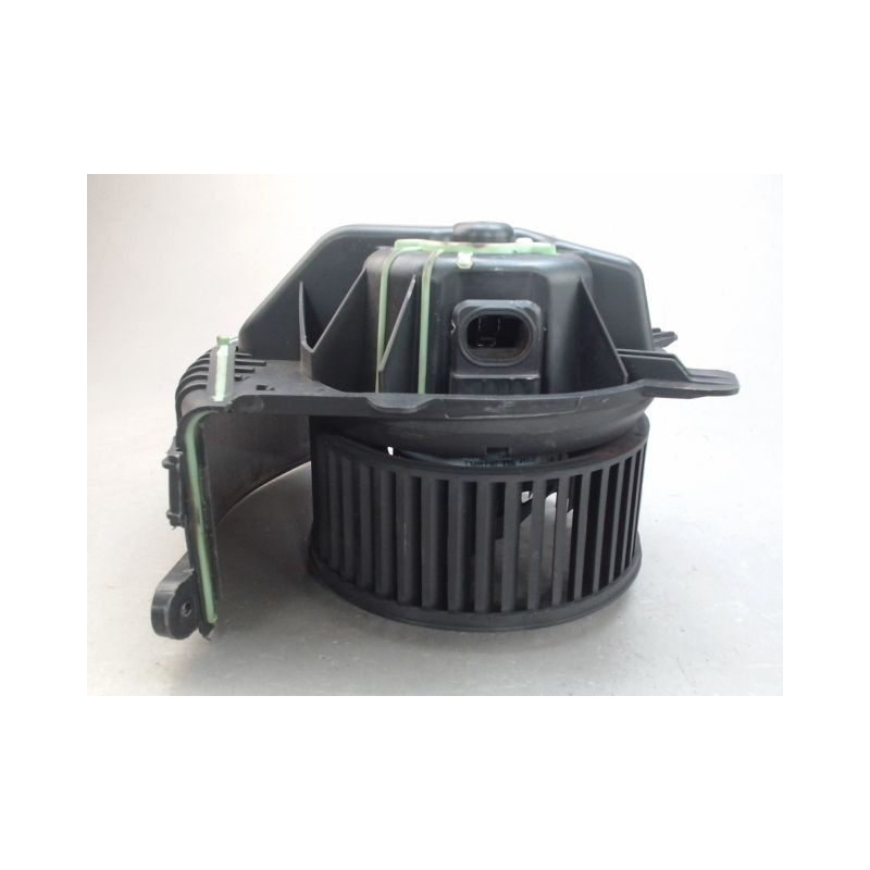 MOTEUR VENTILATEUR CHAUFFAGE RENAULT MEGANE