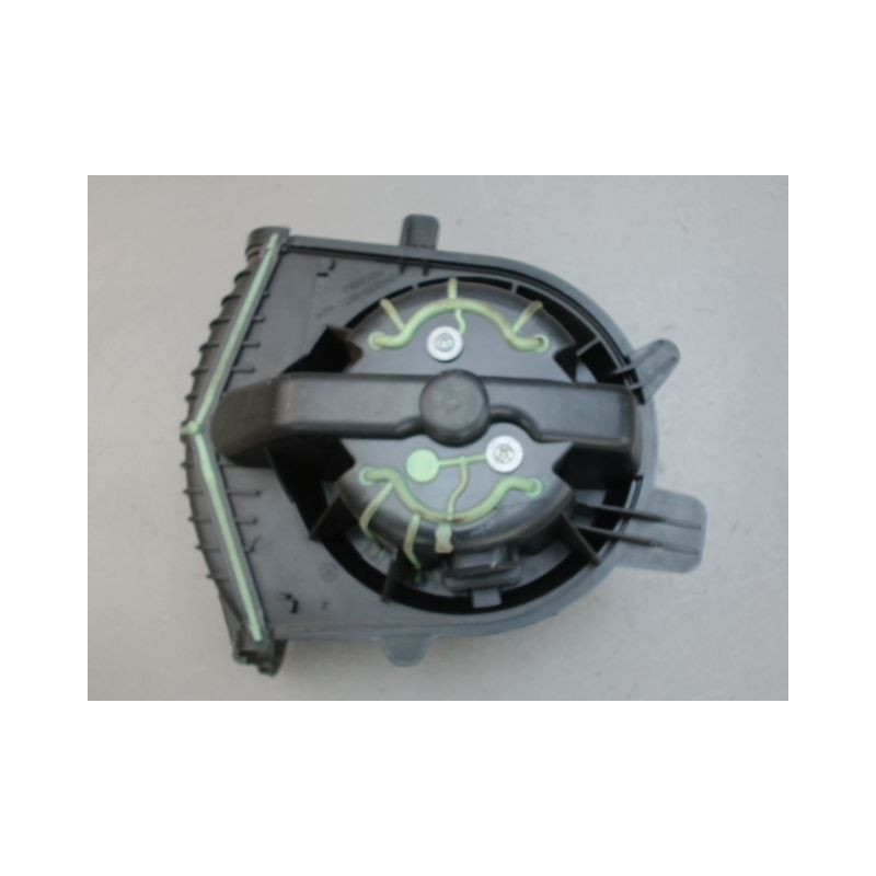 MOTEUR VENTILATEUR CHAUFFAGE RENAULT MEGANE