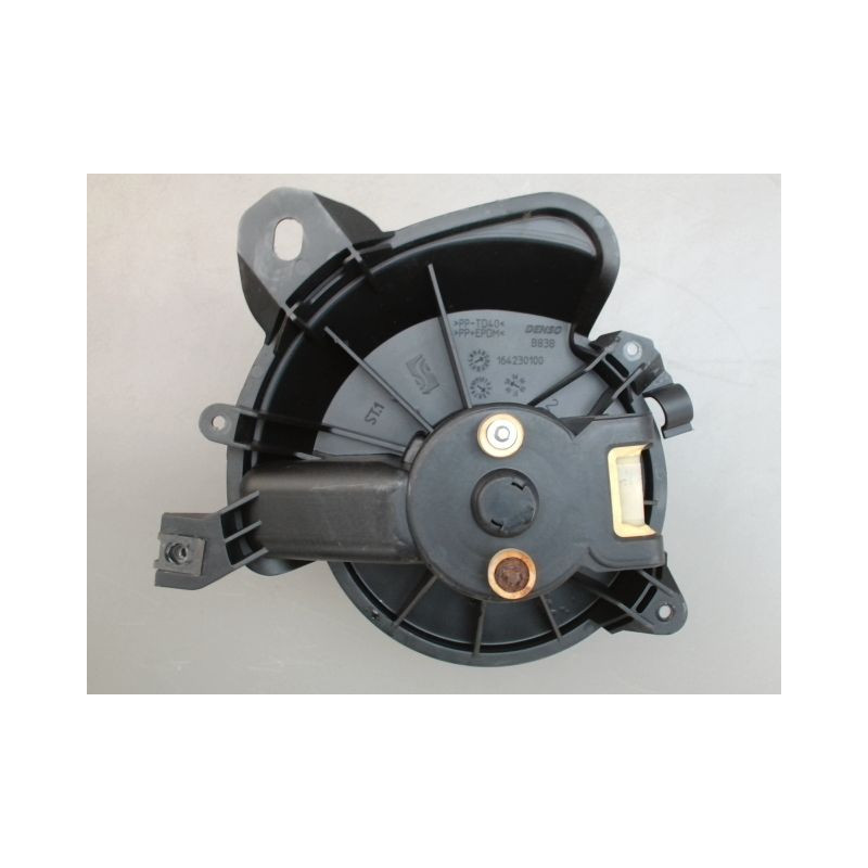 MOTEUR VENTILATEUR CHAUFFAGE FIAT PUNTO