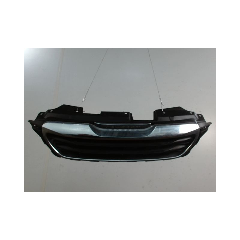 CALANDRE PEUGEOT 108