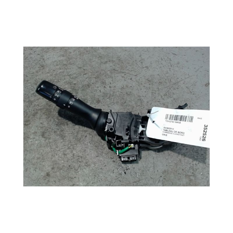 COMMANDE CLIGNOTANT TOYOTA YARIS