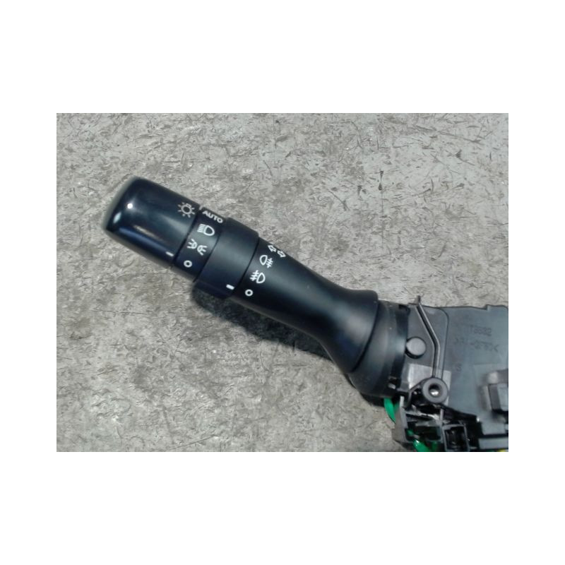 COMMANDE CLIGNOTANT TOYOTA YARIS