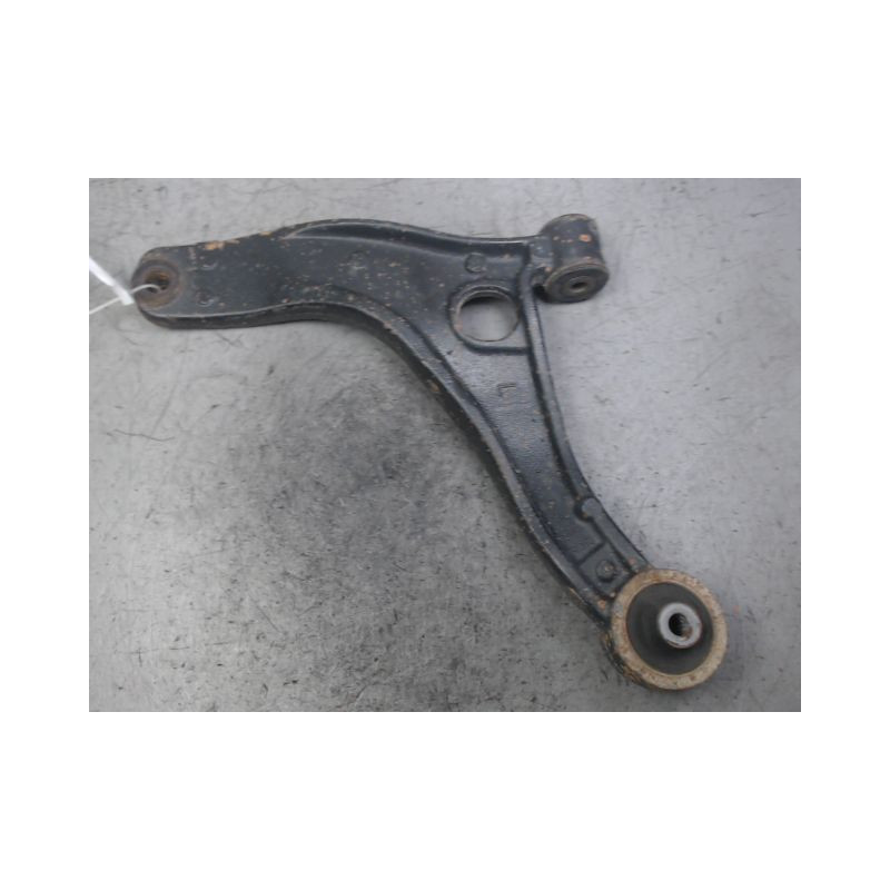 TRIANGLE INFERIEUR AVANT GAUCHE RENAULT MASTER