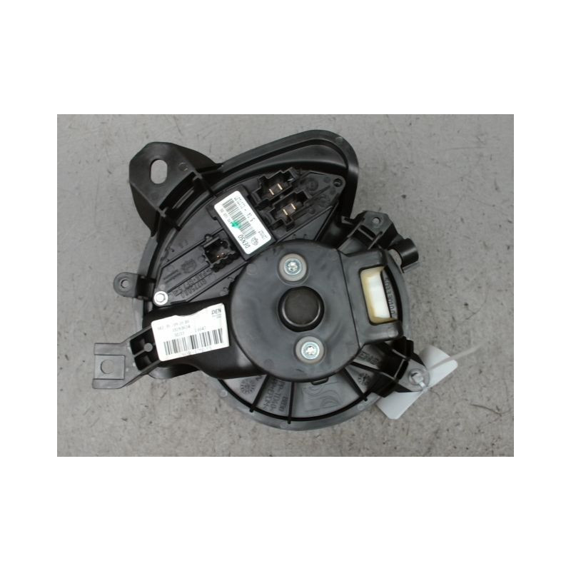 MOTEUR VENTILATEUR CHAUFFAGE OPEL CORSA
