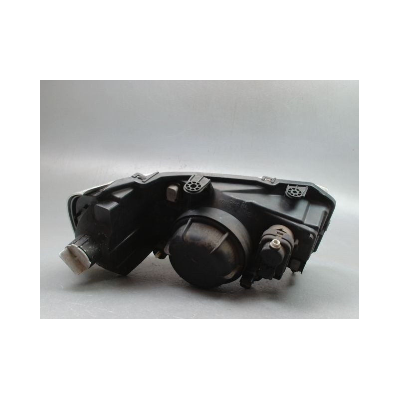 PHARE GAUCHE LAND ROVER FREELANDER 2001-2002