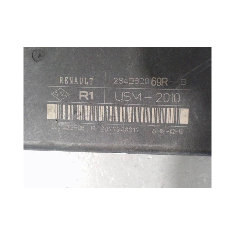 BOITE A FUSIBLES RENAULT MEGANE