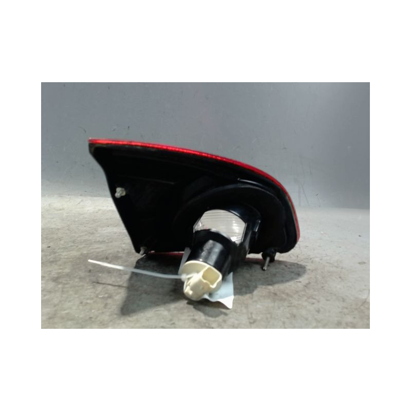 FEU ARRIERE INTERIEUR DROIT NISSAN QHASQAI 2007-