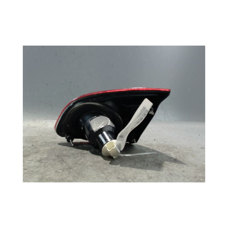 FEU ARRIERE INTERIEUR GAUCHE NISSAN QHASQAI 2007-