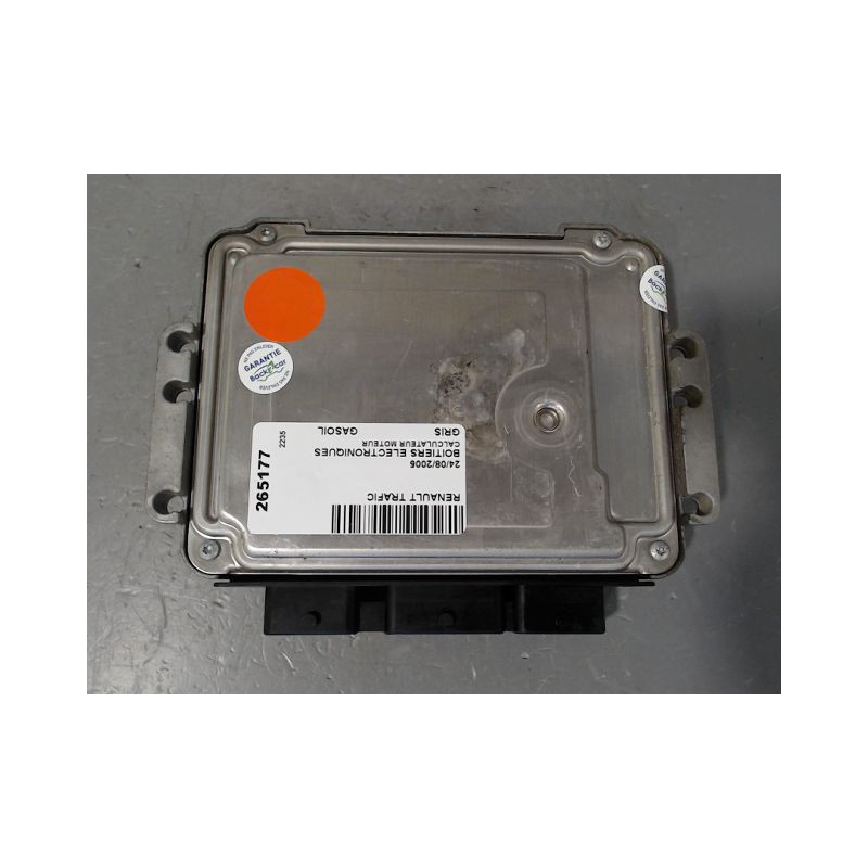 CALCULATEUR MOTEUR RENAULT TRAFIC