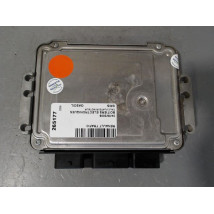 CALCULATEUR MOTEUR RENAULT TRAFIC