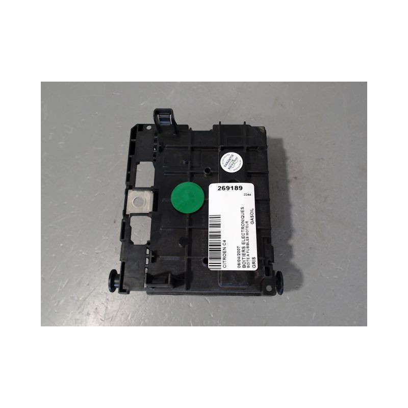 BOITE A FUSIBLES CITROEN C4