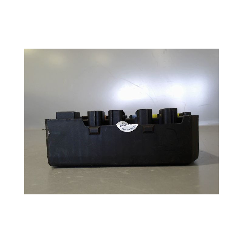 BOITE A FUSIBLES RENAULT MEGANE