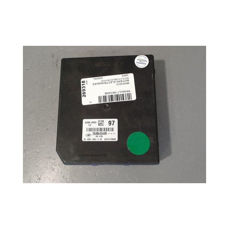 BOITE A FUSIBLES RENAULT MEGANE