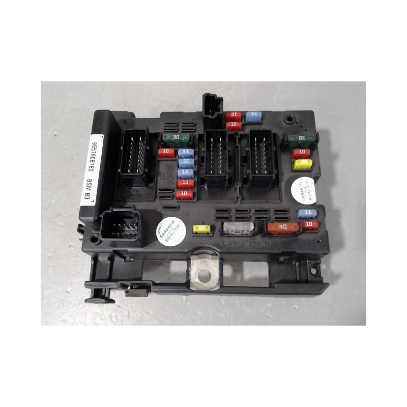 BOITE A FUSIBLES PEUGEOT 206