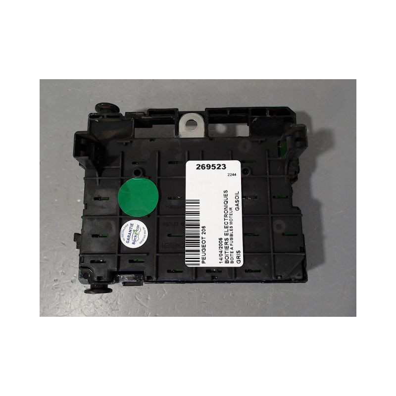 BOITE A FUSIBLES PEUGEOT 206