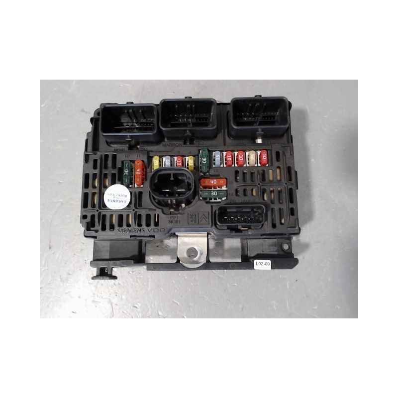 BOITE A FUSIBLES PEUGEOT 407