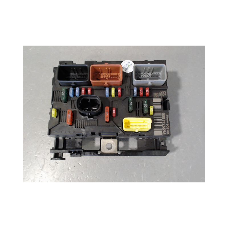 BOITE A FUSIBLES PEUGEOT 307