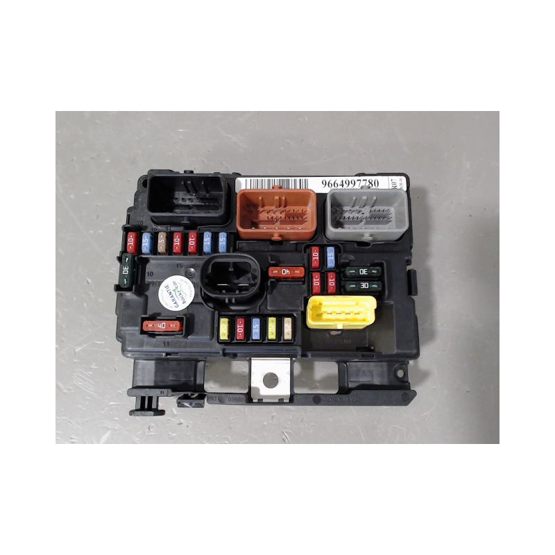 BOITE A FUSIBLES PEUGEOT 207 3P