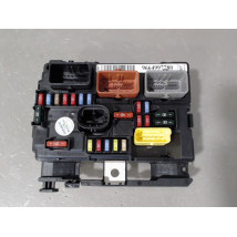 BOITE A FUSIBLES PEUGEOT 207 3P