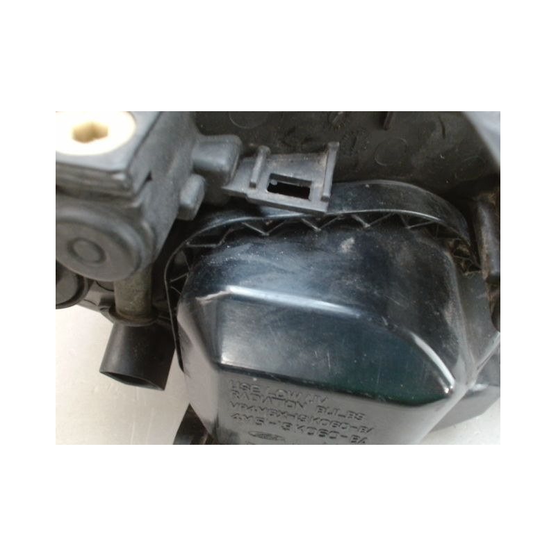 PHARE GAUCHE FORD FOCUS SW