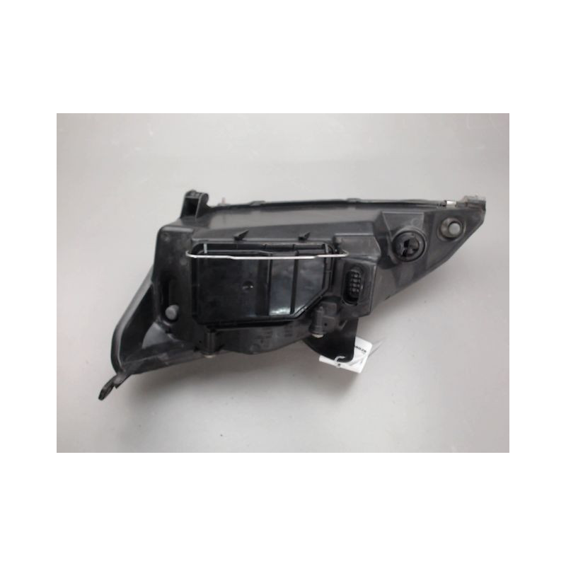PHARE DROIT FORD FOCUS
