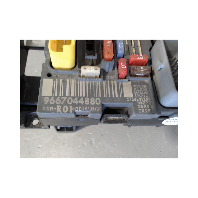 BOITE A FUSIBLES CITROEN C4