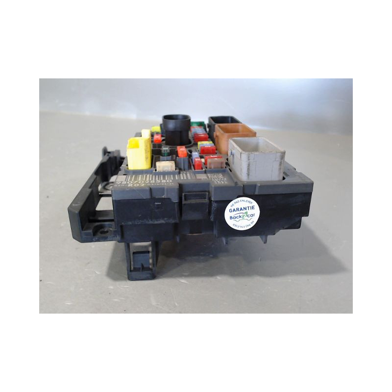 BOITE A FUSIBLES PEUGEOT 5008