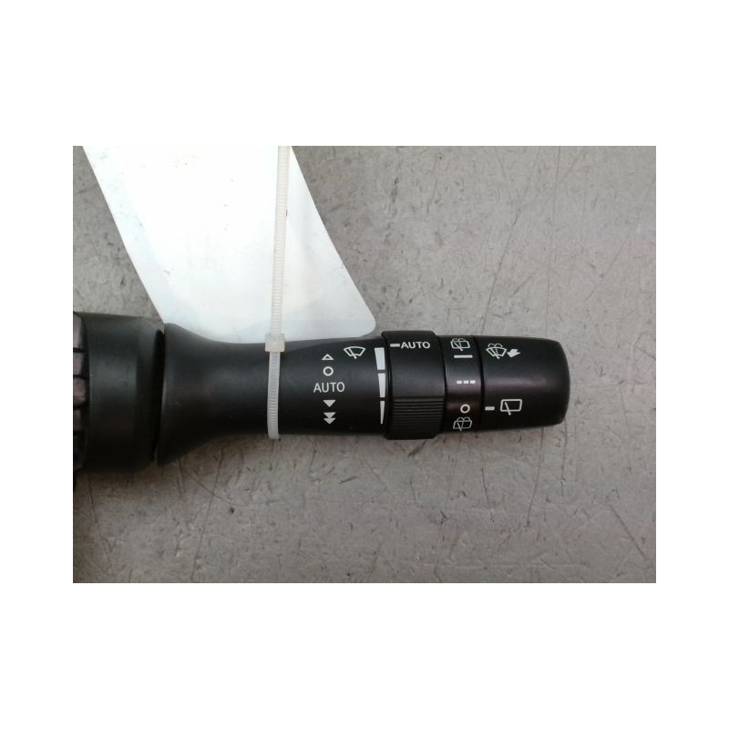 COMMANDE ESSUIE GLACE TOYOTA PRIUS 2004-