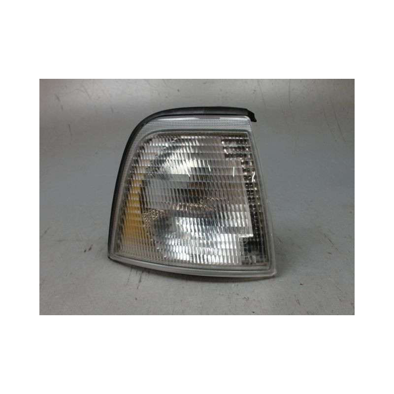 CLIGNOTANT DROIT AUDI 80