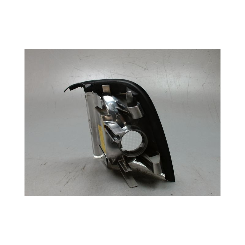CLIGNOTANT DROIT AUDI 80