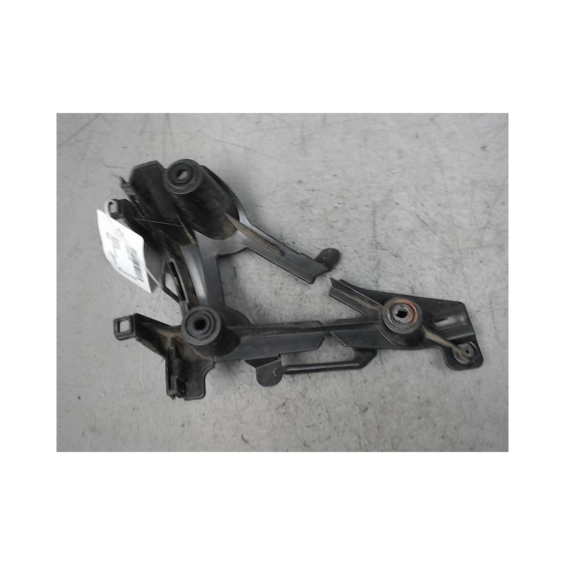 SUPPORT PARE-CHOC ARG PEUGEOT 2008