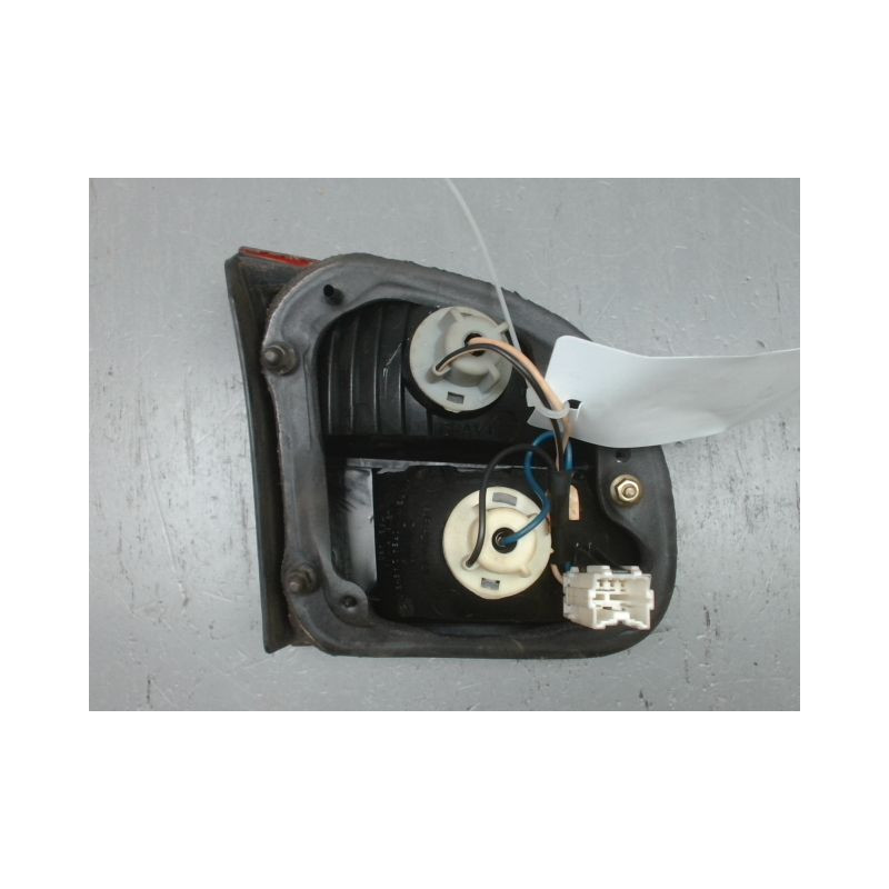 FEU ARRIERE INTERIEUR DROIT DAEWOO LANOS 3P