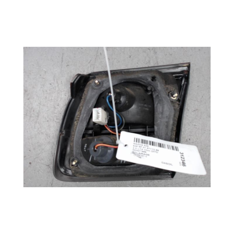 FEU ARRIERE INTERIEUR GAUCHE MAZDA 626 97-99