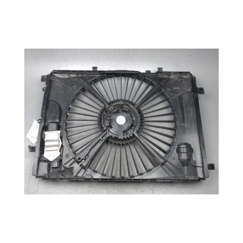 SUPPORT DE VENTILATEUR MERCEDES CLASSE B