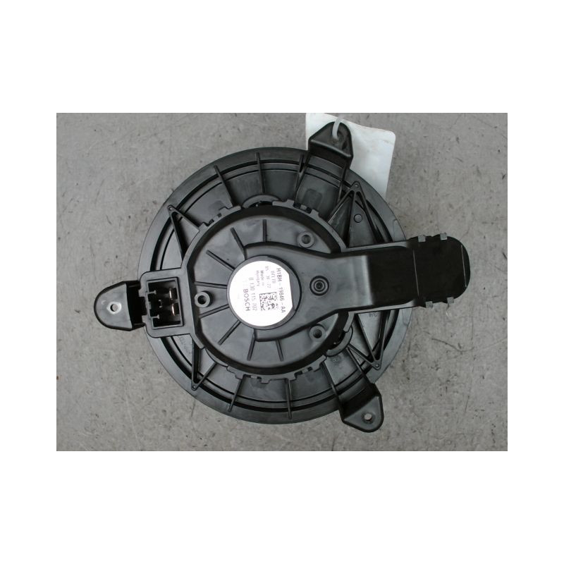 MOTEUR VENTILATEUR CHAUFFAGE FORD PUMA