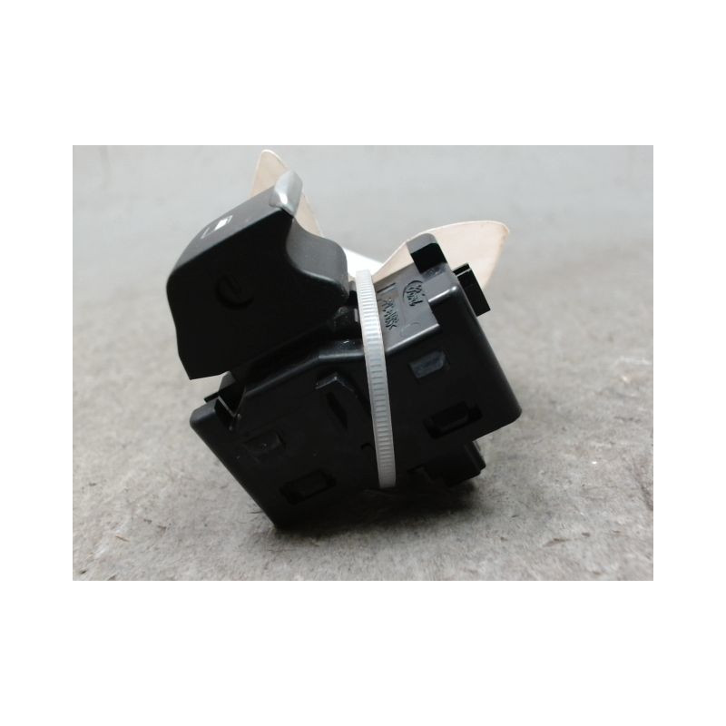 COMMANDE LEVE-GLACE PORTE AVD FORD PUMA