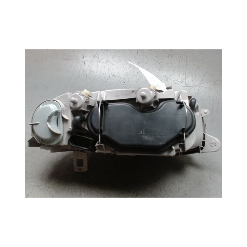 PHARE GAUCHE ALFA ROMEO 147 5P