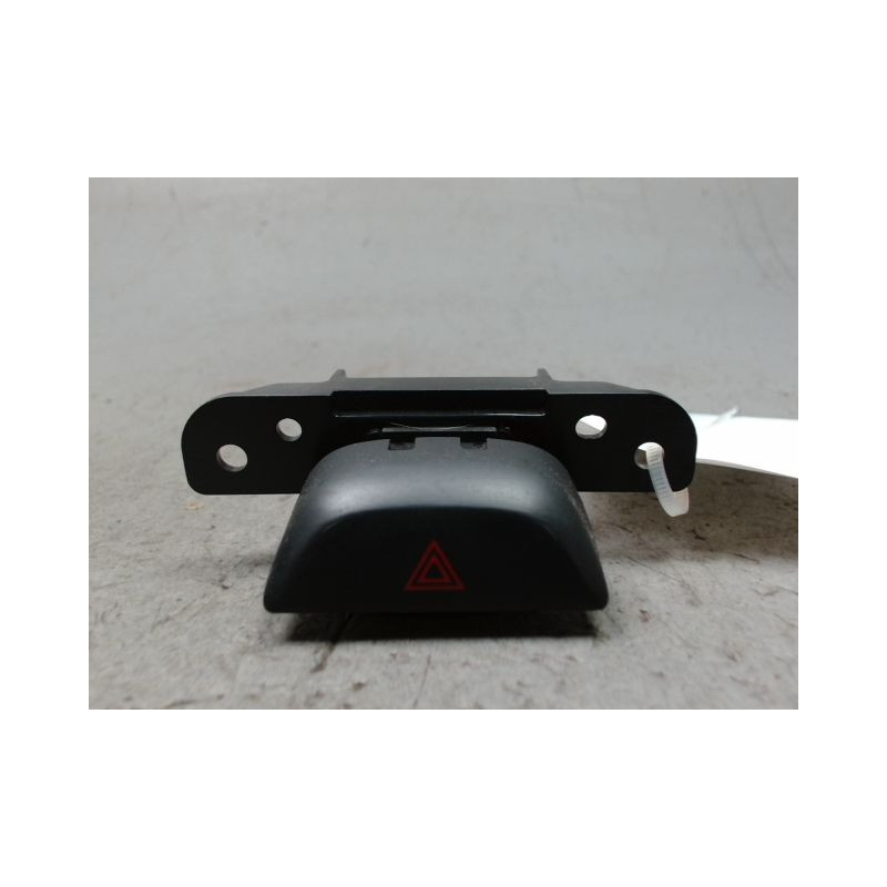 BOUTON DE WARNING NISSAN PULSAR