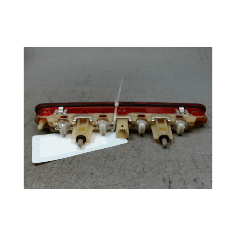 FEUX STOP SUPPLEMENTAIRE PEUGEOT 207 5P