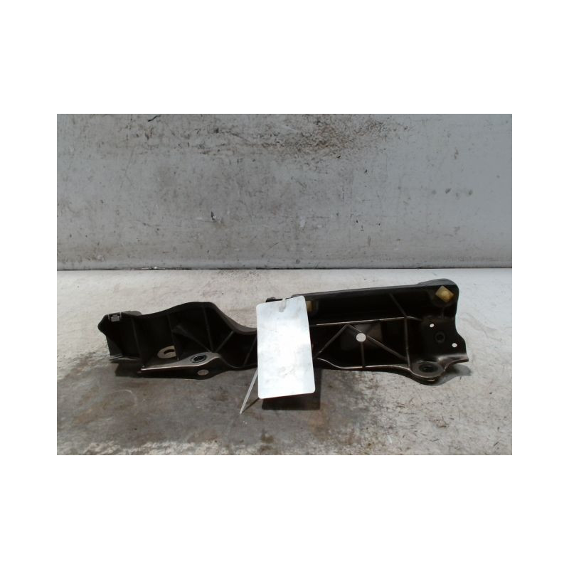 SUPPORT AILE AVG RENAULT SCENIC III 2009-