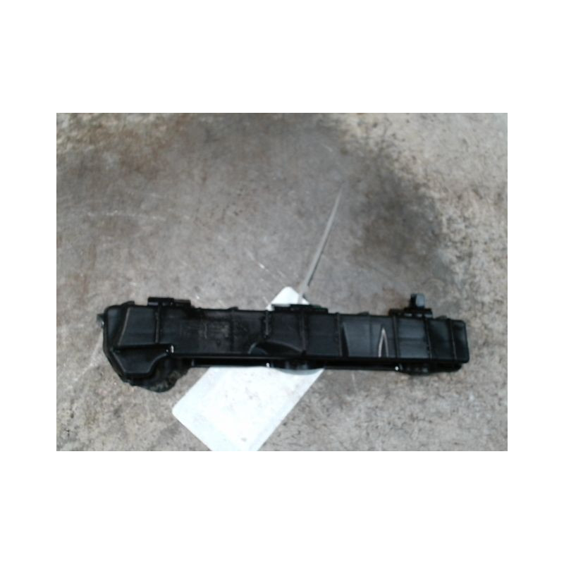 SUPPORT PARE-CHOC ARD HYUNDAI I10