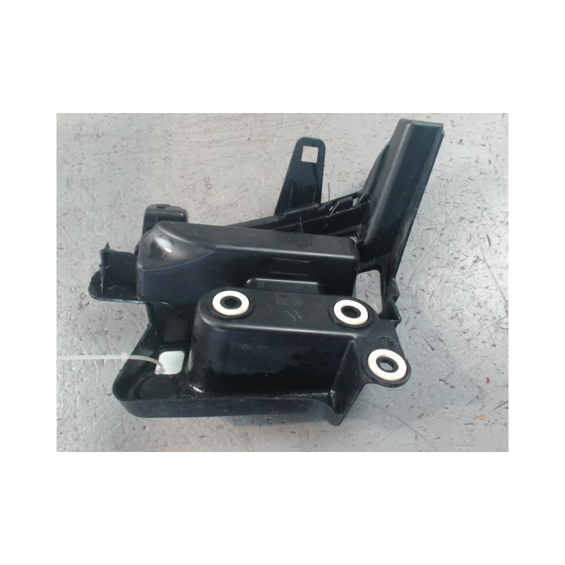 SUPPORT PARE-CHOC ARG PEUGEOT 208