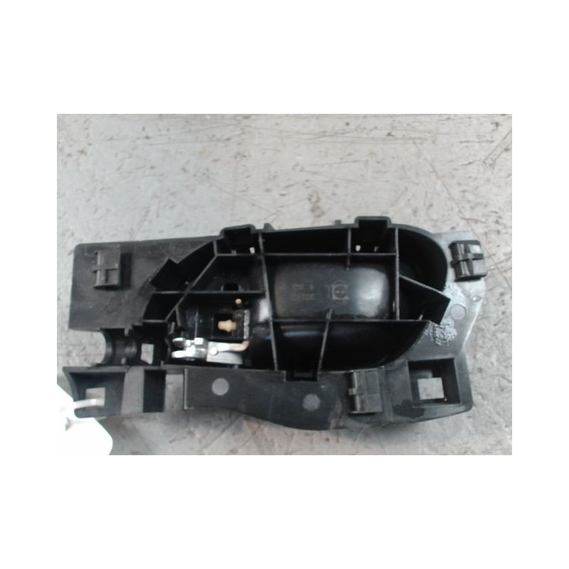 POIGNEE INTERIEURE PORTE AVANT DROIT PEUGEOT 207 3P