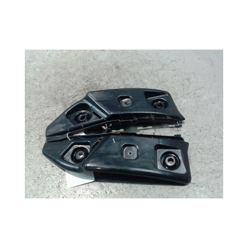 SUPPORT CENTRAL PARE-CHOC ARRIERE  MERCEDES CLASSE A 2004-