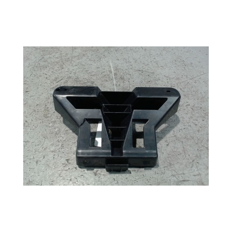 SUPPORT CENTRAL PARE-CHOC ARRIERE  HYUNDAI I20